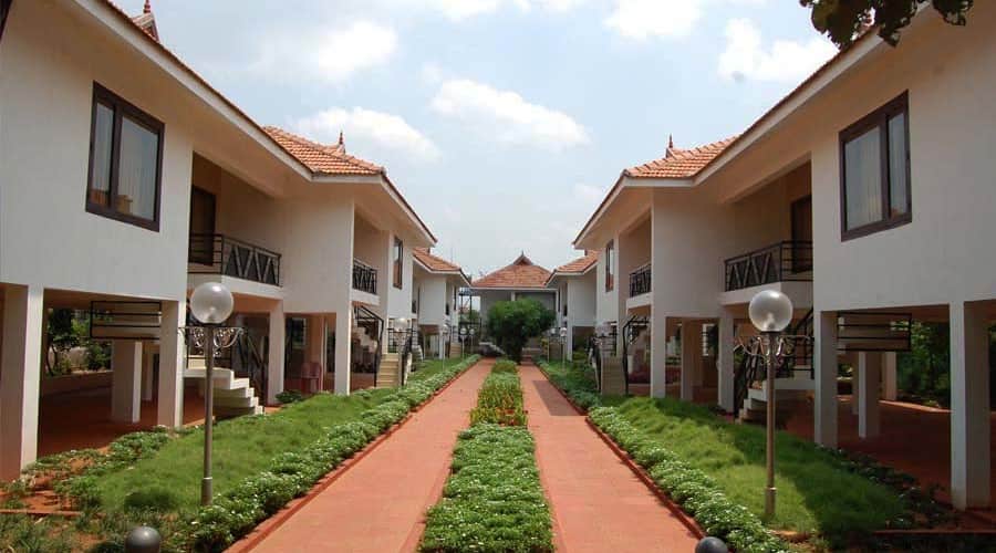 Kuttalam Heritage, Courtrallam 1